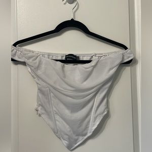 White V Going Out Top off the shoulder